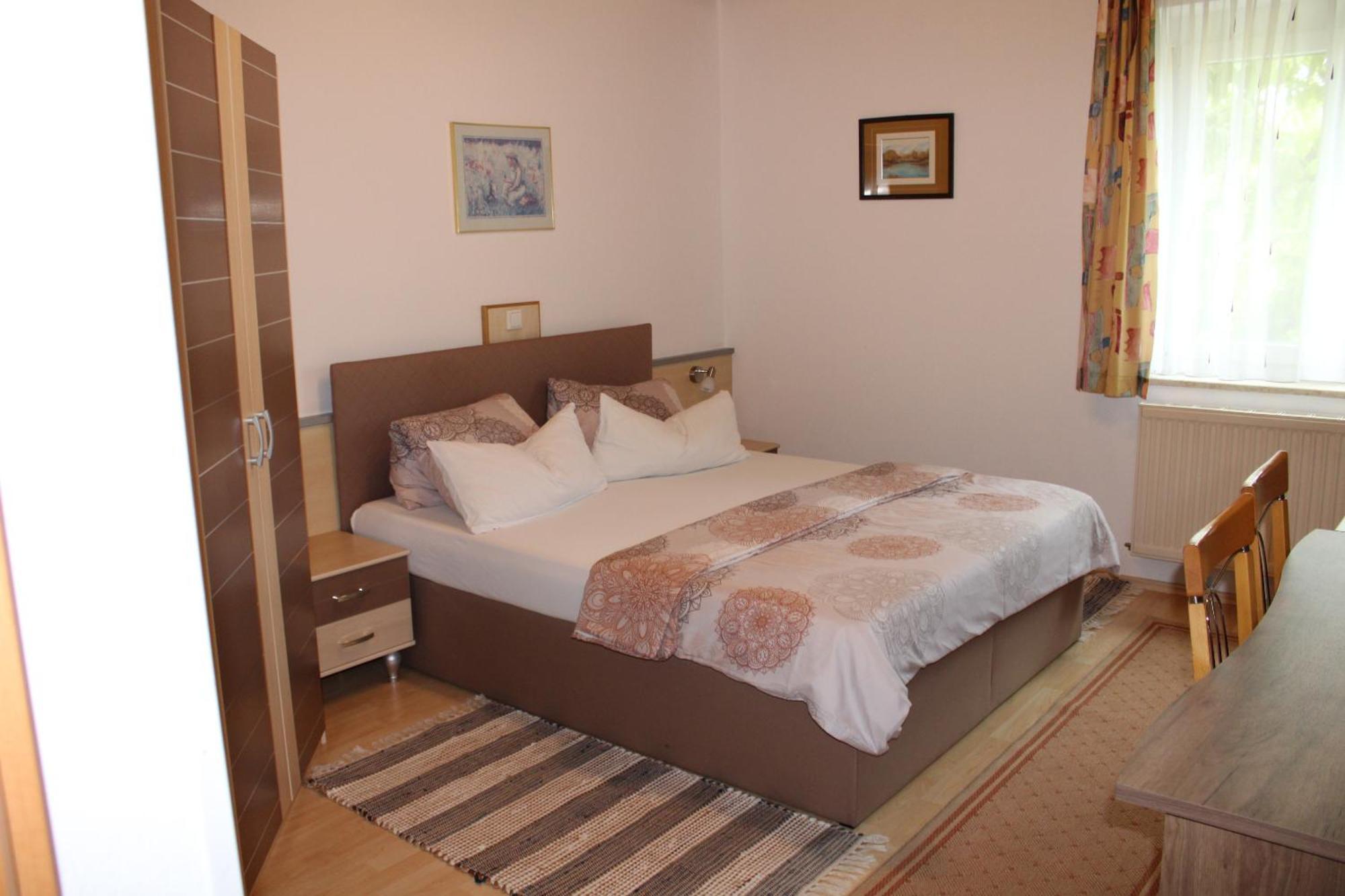 Ferienwohnung Und Gaestezimmer Gaspar Halbenrain Bagian luar foto