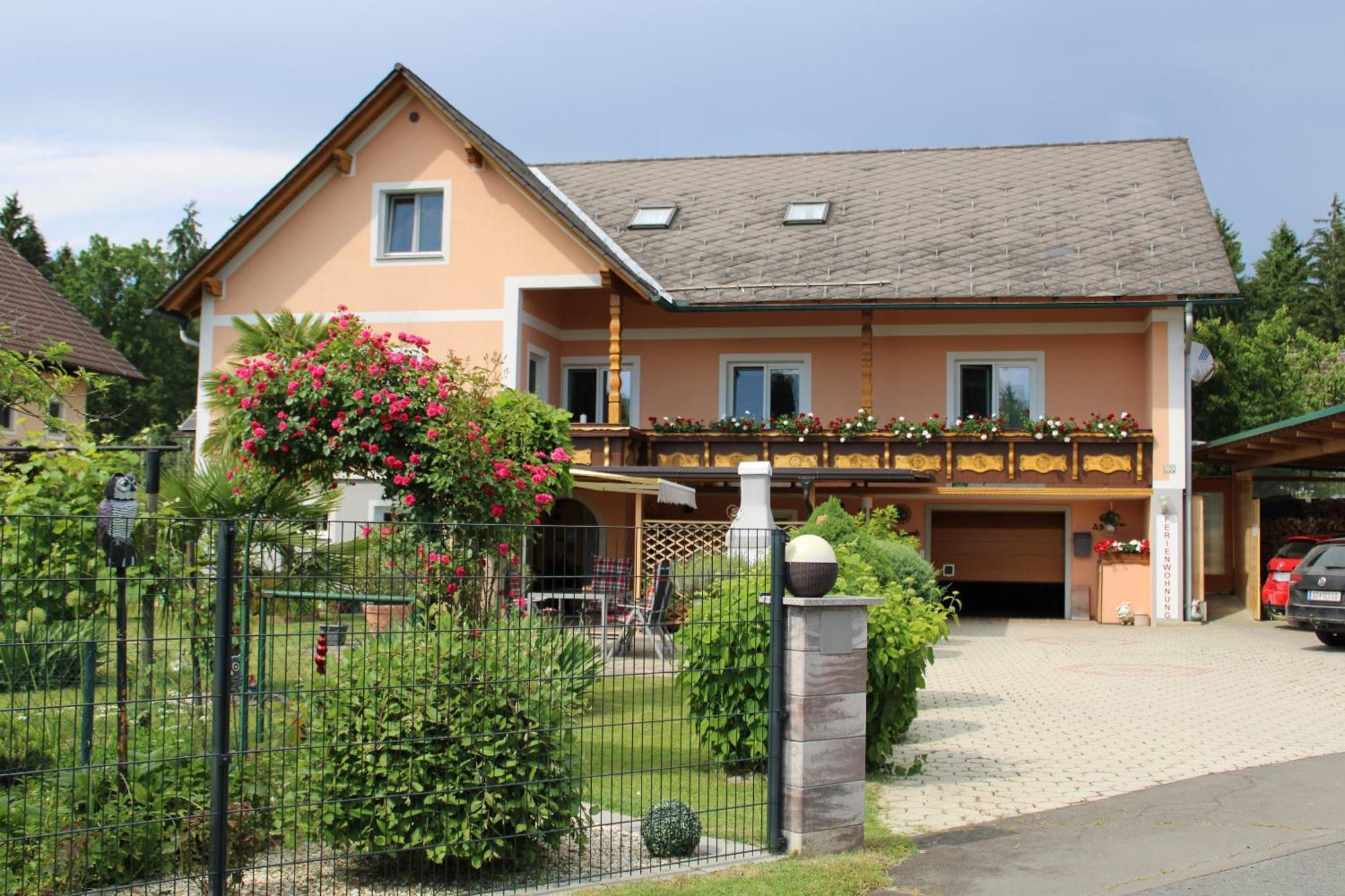 Ferienwohnung Und Gaestezimmer Gaspar Halbenrain Bagian luar foto