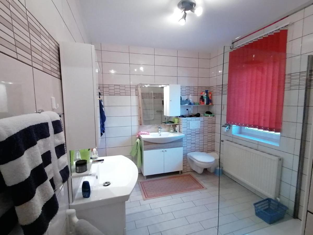Ferienwohnung Und Gaestezimmer Gaspar Halbenrain Bagian luar foto